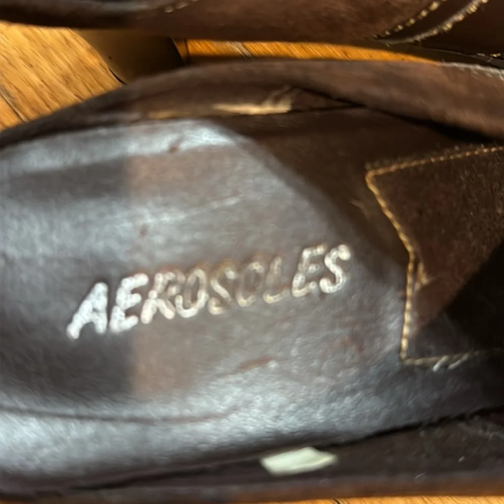 🌼AEROSOLES - BROWN SUEDE SLIP-ON - 3 INCH HEELS🌼 - Picture 7 of 11